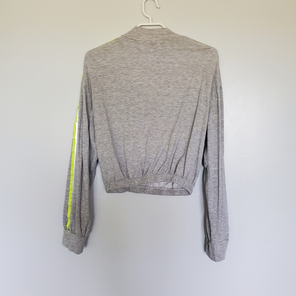 EUC Queen Bees Grey High-Vis Crop Top - Size Small or Medium - Running Top - Picture 6 of 8